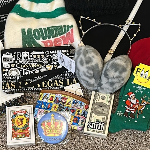 Bundle of Not so Mystery Box 15 items some NWT - Picture 4 of 6